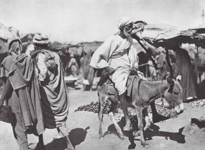 Afrikka: Omdurmanin hedelmämarkkinat (s/w-kuva). tekijältä Hugo Adolf Bernatzik
