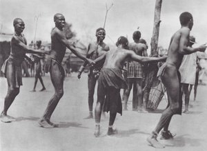Afrikka: Moru Round Dance (s/w valokuva) tekijältä Hugo Adolf Bernatzik