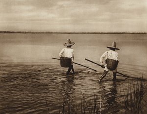 Meksiko: Kalastajia Chapala-järvellä (s/w-kuva) tekijältä Hugo Brehme