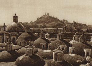 Meksiko: Piramide de Cholula (s/w-kuva) tekijältä Hugo Brehme