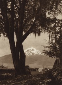 Meksiko: Popocatepetl Amecamecasta katsottuna (s/w-kuva). tekijältä Hugo Brehme