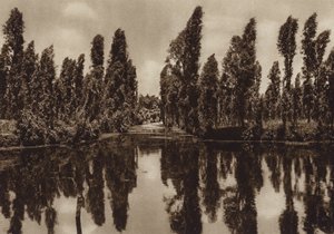 Meksiko: Xochimilco ja niin sanotut "kelluvat puutarhat" (s/w-kuva). tekijältä Hugo Brehme