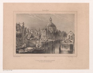 Gezicht op de Stromarkt, het Singel en de Lutherse kerk Luterilainen kirkko. Näkymä otettu kanavalta (tunnetaan nimellä Singel) (otsikko esineessä) Muisto Amsterdamista Kahdeksan näkymää piirtänyt ja litografoinut luonnosta H. van Hove Bz. (sarjan nimi)