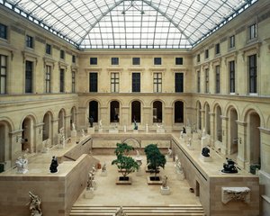 La Cour Puget Louvren museossa ... tekijältä Ieoh Ming Pei