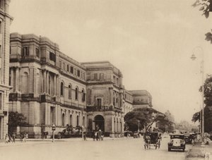 Intian museo ja Chowringhee Road etelään päin (s/w-kuva). tekijältä Indian photographer