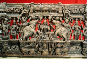 Gata Lakshmi, onnen ja runsauden jumalatar (puu)