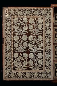 Mughal-kaappi, Gujarat tai Sindh, Länsi-Intia (norsunluun upotettu puu) tekijältä Indian School