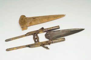 Miekka, n. 1800-1835 (kulta, puu ja metalli)