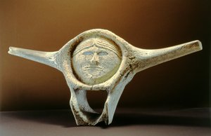 Janus Head, Cape Dorsetista (valan nikamat) (katso lisätietoja numerosta 228681)