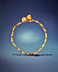 Kierretty kaulus, Ardnaglug, County Roscommon, varhainen rautakausi (kulta) tekijältä Iron Age