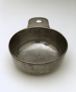 Porringer, c. 1770-1807 (tina) tekijältä Isaac (attr.to) Jackson
