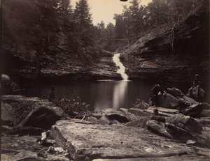 Lula Lake ja Upper Falls Rock Creekissä, lähellä Lookout Mountainia, Georgiassa, 1864-65. tekijältä Isaac H. Bonsall