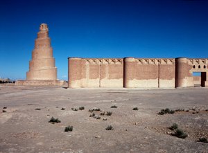Näkymä Suurelle moskeijalle ja hänen minareettilleen, Malwiya-tornille, 847-852 tekijältä Islamic School