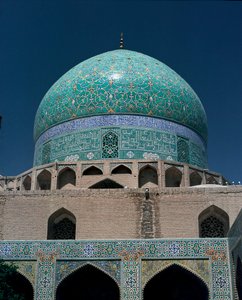 Näkymä Shahin moskeijalle (tunnetaan myös nimellä Imam Mosque) tekijältä Islamic School