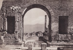Arco Di Nero, Neron kaari (valkoinen kuva) tekijältä Italian Photographer