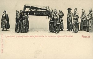 Compagnia della Misericordian (Armoyhtiön) veljet kantoivat sairaan miehen sairaalaan, Firenze (m/v kuva) tekijältä Italian Photographer