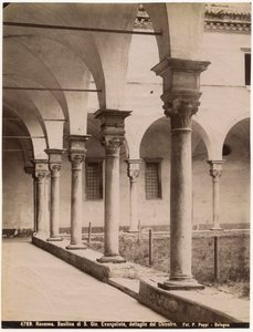 Luostari Pyhän Johanneksen kirkossa, Ravenna, Emilia-Romagna, Italia, valokuva Pietro Poppi, Bologna, n. 1900 tekijältä Italian Photographer