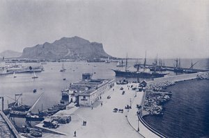 Italia: Palermo, Monte Pellegrino ja satama (m/w kuva) tekijältä Italian Photographer