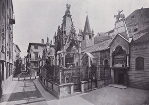 Italia: Verona, Scaligerin hauta (m/w kuva) tekijältä Italian Photographer