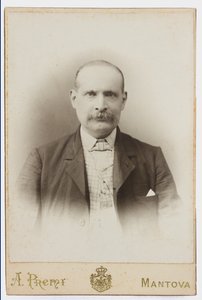 Kuva taidemaalari Albano Luglia kuvaavassa postikortissa tekijältä Italian Photographer
