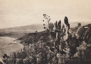 Taormina, näkymä Etnalle (s/w valokuva) tekijältä Italian Photographer