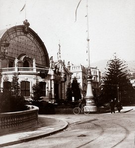 Sisäänkäynti taidenäyttelyyn Montecarlossa, vuonna 1898, 25.2.1898 (b/w kuva) tekijältä Italian Photographer
