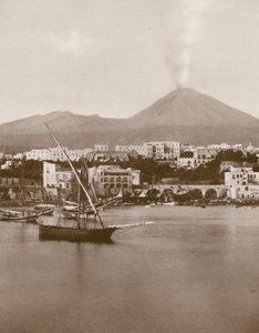 Torre Del Greco, panoraama ja Vesuvius (s/w kuva) tekijältä Italian Photographer