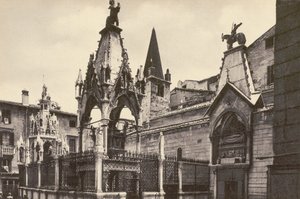 Verona: Scaligerien hauta (s/w valokuva) tekijältä Italian Photographer