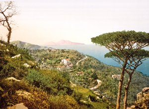 Näkymä Vesuviukselle Napolinlahden yli, 1890-1900 tekijältä Italian Photographer