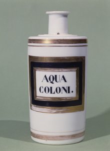 Eau de Cologne -pullo, 1800-luvun alku (keraaminen) tekijältä Italian School