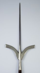 Friuli-keihäs, n. 1600-1625 (teräs ja puu) tekijältä Italian School