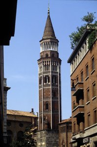 Milano: San Gottardon kellotorni. tekijältä Italian School