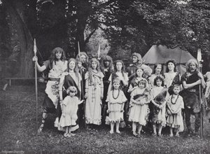 Sherborne-näyttely, englantilainen päällikkö, heimomiehet ja perheet tekijältä J. Benjamin Stone