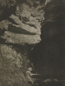 Kameratyö: Man Sketching, 1910.