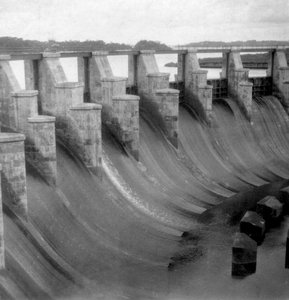 Spillway, Gatun Lock, Panama Canal, Panama, 1900-luvun alku.