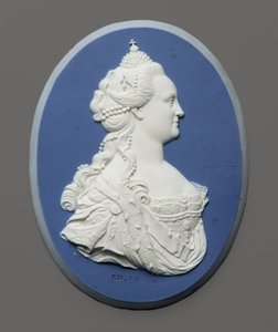 Venäjän keisarinna Katariina II:n muotokuvamedaljonki, n. 1775 (jasperware) tekijältä J. and Bentley Wedgwood