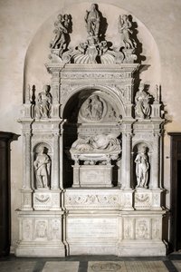 Hautausmuistomerkki kardinaali Girolamo Basso Della Roveren kunniaksi (marmoriveistos