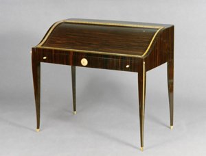 Bureau de Dame, 1923 (puu ja norsunluu)