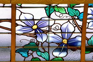 Nancy (osasto 54), Art Nouveau, "" La verriere aux Clematites"" (1901) - yksityiskohta, lasimaalaus, Jacques Gruber (1870-1936), osoitteessa Credit Lyonnais, rue St Georges