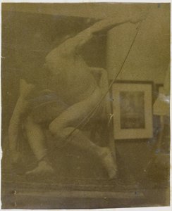 Jacques de Lalaingin studiossa tutkimus alaston miesmallista, joka kyykistyy rusetti kädessään tekijältä Jacques Lalaing (attributed to)