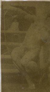 Tutkimus alaston miesmallista istumassa askelmassa edestä katsottuna köysi ja jousi sylissään Jacques de Lalaingin studiossa tekijältä Jacques Lalaing (attributed to)