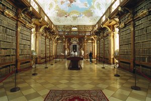 Näkymä Melk Abbeyn kirjastosta, joka toteutettiin Jakob Prandtauerin (1660-1726) projektissa. 1700-luvun alku. Itävalta tekijältä Jakob Prandtauer