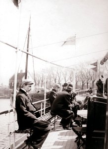 Veneen matkustajat, Broek, Alankomaat, 1898. tekijältä James Batkin