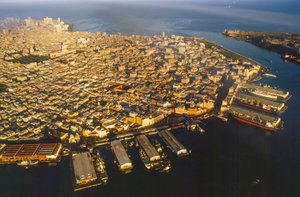 Ilmakuva Vanhasta Havannasta, Havannan satamasta, Canal del Puertosta, Bahia de la Ha... tekijältä James L Stanfield
