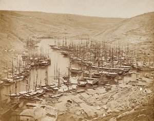 Balaklavan satama pohjoiseen katsoen, 1856 (seepiakuva) tekijältä James Robertson