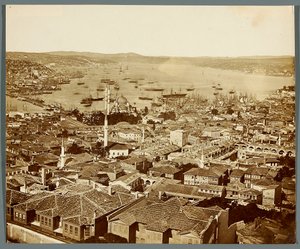 "Bosporinsalmi" [Istanbul. Kaupungin panoraama - näkymä Bosporinsalmen suuntaan] tekijältä James Robertson