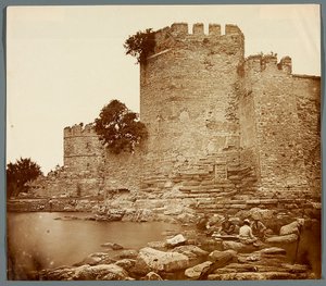 "Seitsemän tornia" [Istanbul. Seitsemän tornia - osa kaupungin puolustusmuuria] tekijältä James Robertson