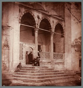 "Süleymaniyen pylväshalli" [Istanbul. Süleymaniye-moskeijan pylväshalli] tekijältä James Robertson