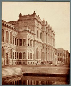 Istanbul. Dolmabahçen palatsi [Dolmabahçe Sarayı] tekijältä James Robertson