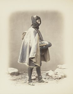 Japanilainen mies lumessa (käsinvärinen mustavalkokuva) tekijältä Japanese Photographer